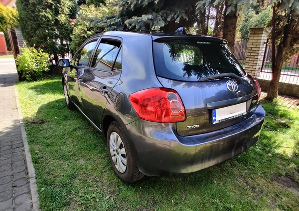 Toyota Auris cena 16450 przebieg: 243300, rok produkcji 2007 z Marki małe 277